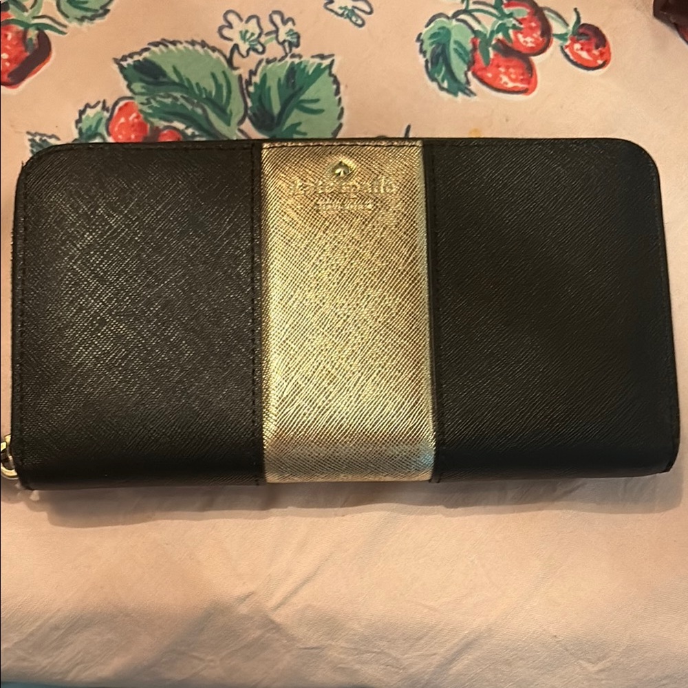 Kate Spade Black and Gold Wallet
